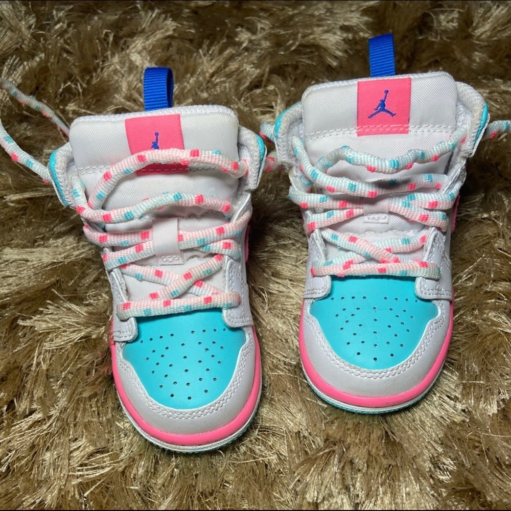 Toddler Air Jordan 1 Mid White Pink Sour Green Basketball Shoes only worn twice